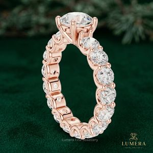 Anillos de Lujo para Boda y Fiesta con Diseño Clásico de Corte Redondo y Engaste de Garras para Mujer, Banda de Eternidad Completa con Garras Compartidas - Product Image 5