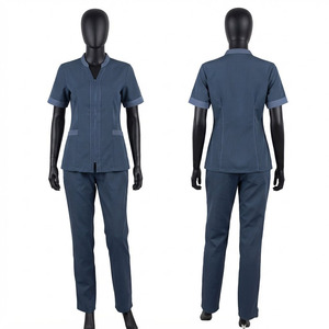 Ensemble de vêtements de travail de qualité supérieure en polycoton pour hôtel, coupe ajustée, manches longues, uniforme de nettoyage, 180 GSM, bleu marine, panneau bicolore, logo personnalisé - Product Image 1