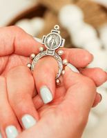 Bague unisexe tendance en alliage plaqué argent avec médaille Saint Benoît et chapelet d'une décade, pour la poche, style catholique, vente en gros