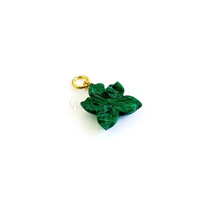 Pendentif Fleur en Malachite Verte AAA Sculptée à la Main, Breloque en Argent Sterling 925 Plaqué Or 20mm, Bijou Fin en Malachite Verte - Product Image 2