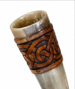 Corne à boire artisanale en corne de buffle Viking avec enveloppe en cuir pour bière, hydromel, vin, cadeau médiéval, mug - Product Image 6