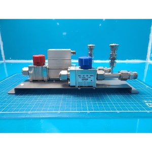 AMAT PF2W720T-04-27 + INA-24-63-P4RD + INA-24-59-04BU ชุดเซ็นเซอร์วัดการไหลแบบดิจิตอล ใช้ตามสภาพเดิม อุปกรณ์เซมิคอนดักเตอร์รุ่นเก่า P - Product Image 2