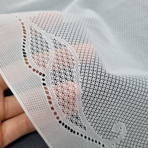 Tissu en dentelle extensible à bord festonné 34 cm, bande en maille légère en nylon et élasthanne tricotée chaîne pour lingerie de mariage et panneaux de soutien-gorge - Product Image 5