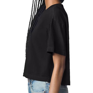 เสื้อครอปท็อปสีขาวลายพิมพ์ตามสั่งสำหรับผู้หญิง ทรงหลวมไหล่ตก พิมพ์ลายทั่วตัว แบบจำลองเสื้อยืดครอปเปล่า - Product Image 6