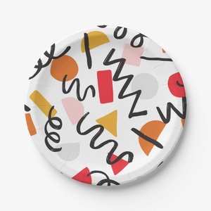 Assiettes en papier jetables rondes de 9 pouces pour la restauration, les dîners en plein air, les hôtels, les restaurants, les fêtes et les services de repas événementiels - Product Image 1