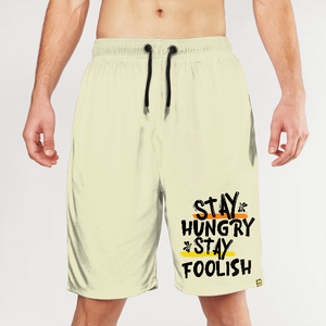 Pantalones cortos estampados de color amarillo claro para hombre, con cordón en la cintura y logotipo frontal con la frase "Stay Hungry Stay Foolish", estilo informal de secado rápido - Product Image 1