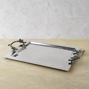 Bandeja de Metal Clásica de Lujo Moderna para Chocolates, con Hermosos Asas de Diseño, para Hoteles, Tiendas de Regalos y Presentaciones Festivas - Product Image 1