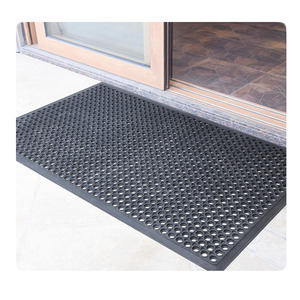 แผ่นยางปูพื้นแบบหนาพิเศษพร้อมรูระบายน้ำ - Product Image 1