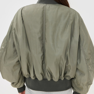 Vestes en satin pour femmes, design personnalisé OEM, vente chaude, haute qualité, couleur unie, coupe classique - Product Image 2