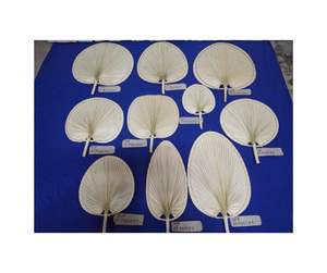 Ventilateur à main classique en feuille de palmier et ventilateur à main en bambou coloré: refroidissement artisanal, ventilateur de décoration de mariage aux prix d'usine du Vietnam - Product Image 4