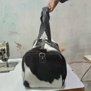 Bolsa de Viaje de Cuero Genuino con Estampado de Piel de Vaca, Negra y Blanca, con Dos Asas, Estilo Vintage, para Mujer - Product Image 2