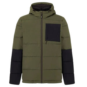 Chaqueta Larga para Hombre Soul Star con Capucha, Acolchada, Abrigo de Invierno Cálido con Cierre y Bolsillos Grandes - Product Image 1