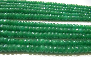 Perles vertes émeraude rondes micro-facettées de 6 à 8 mm, brin de 8 pouces de long - Product Image 4