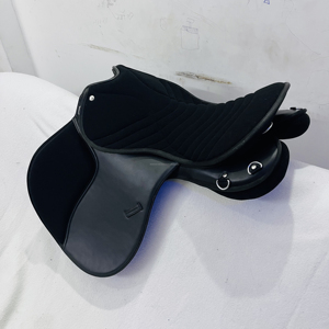 Selle Western en satin véritable noir de 18 pouces Selle anglaise synthétique de luxe pour personne de 75 à 95 kg - Product Image 6
