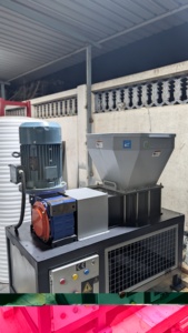 เครื่องย่อยพลาสติกอุตสาหกรรม V4 สำหรับรีไซเคิลขยะ PP, PE, HDPE และ LDPE - Product Image 2