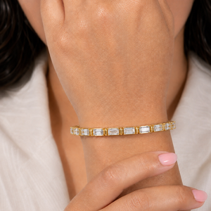 Pulsera de tenis de oro macizo de 14K con diamantes cultivados en laboratorio de corte esmeralda de 9.00 CTW, engastados con puntas, con cierre de seguridad, DEF VVS, joyería fina - Product Image 2