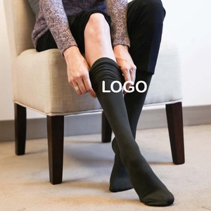 Direct d'usine vente en gros de luxe unisexe chaussettes de sport Logo personnalisé coton blanc antibactérien hiver caractéristiques avec emballage BD - Product Image 1