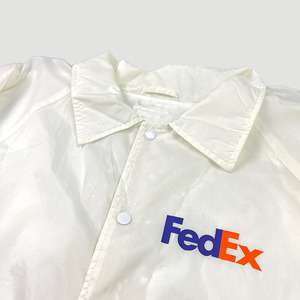เสื้อโค้ชแบรนด์สั่งทำพิเศษ OEM สตรีทแวร์ FedEx แบบติดกระดุมด้านหน้า พิมพ์ลาย เป็นมิตรกับสิ่งแวดล้อม กันน้ำ ดีไซน์เรียบง่าย ทันสมัย ทรงพอดีตัว ใส่ได้ทั้งชายและหญิง - Product Image 3