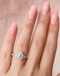 แหวนหมั้นเพชรทรงลูกแพร์สามเม็ดสุดหรู - Product Image 5