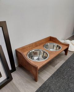 Moderno Comedero Elevado de Madera Ecológico para Perros con Patas Antideslizantes para Uso en Interiores - Product Image 4