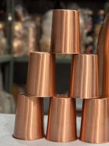 Verres à eau élégants en cuivre, gobelets de qualité supérieure pour l'hydratation, réutilisables pour la cuisine, la salle à manger et le bar. - Product Image 3
