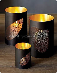 Ensemble de 2 bougeoirs votifs en métal faits à la main en forme de feuille de fer pour la décoration de la maison - Product Image 1