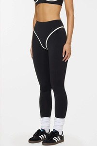 Ensemble de sport 3 pièces pour femme : Legging, short et brassière de sport à taille haute élastique, couleur unie, anti-transpiration, respirant et confortable - Product Image 4