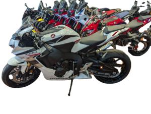 Moto sportive à essence CBR1000RR 2026 d'occasion authentique, 1000 cm³, refroidissement liquide, quatre cylindres en ligne, quatre temps, pour la course - Product Image 4