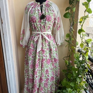 เดรสยาวแม็กซี่ลำลองลายดอกไม้พิมพ์ลายบล็อกผ้าฝ้ายคอวีแขนยาวไซส์พลัสสำหรับผู้หญิง ราคาโรงงาน - Product Image 1