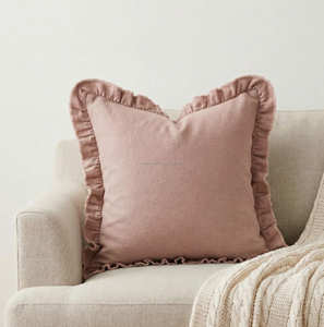 Housse de coussin en coton à bords festonnés vert sauge, coussin de canapé design, décoration d'intérieur Japandi - Product Image 5