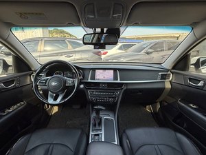 Berline hybride essence automatique Kia K5 Optima blanche d'occasion 2019, 4 portes, sièges en cuir, phares LED, véhicule de tourisme pour trajets quotidiens - Product Image 3