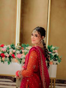 Realza la Belleza de tu Armario con el Conjunto de Salwar Kameez de Georgette y Conjunto de Fiesta con Estampado en Relieve de Zain Exports - Secado Rápido para Todas las Estaciones - Product Image 4