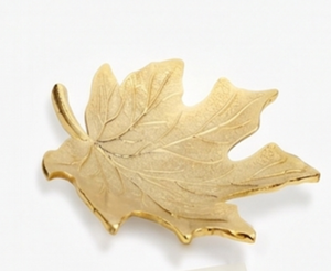 Plateau décoratif moderne en forme de feuille, finition dorée, surface en métal poli, décoration de table pour la maison, les mariages, les événements, les restaurants et les cadeaux - Product Image 1