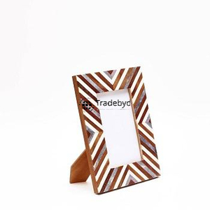 Marco de Fotos Decorativo Artesanal con Incrustaciones de Hueso, Hecho a Mano, Calidad Premium con Acabado Brillante, Opción de Logotipo Personalizado por Tradebyd - Product Image 3
