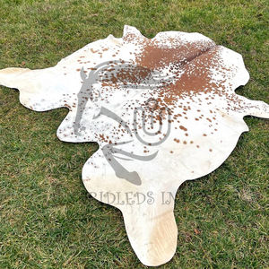 พรมหนังวัวแท้ลายขนสีน้ำตาลขาวแบบบราซิล - Product Image 5