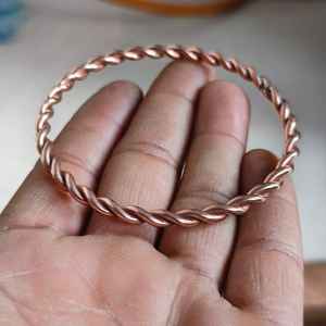 Brazaletes de Cobre Unisex con Diseño Martillado, Joyería Moderna para Regalo de Cumpleaños y Aniversario - Product Image 4