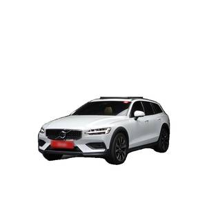 Volvo V60 B5 Ultimate AWD 2023 avec boîte automatique, sièges en cuir, caméra de recul, 16 217 km, conduite à gauche - Product Image 1