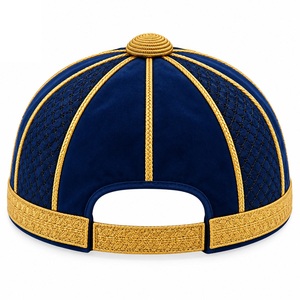 Casquette d'honneur universitaire de haute qualité en velours bleu roi texturé avec passepoil doré et pompon pour la remise des diplômes - Product Image 3