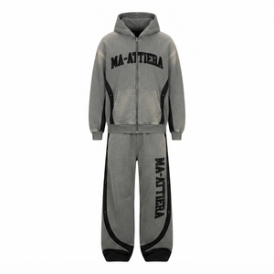 Conjunto deportivo de dos piezas para hombre, con sudadera con capucha gris con cremallera y bloques de color, y pantalones deportivos de pierna ancha. - Product Image 3