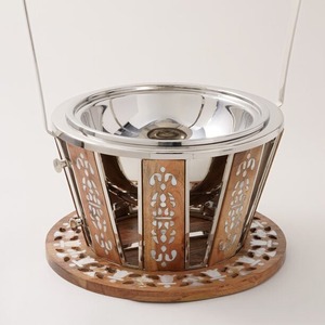 Plat à réchaud moderne en acier inoxydable avec incrustation en bois et couvercle conique suspendu, pot rond pour buffet, chauffe-plats pour hôtels et restaurants - Product Image 3