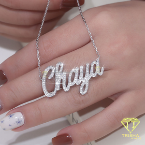 Colgante de Moissanita con Nombre Personalizado en Cursiva y Diseño de Letra Chaya, Piedras Brillantes, Cadena en Tono Plata para Joyería de Lujo - Product Image 4