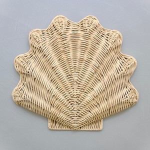 Décoration murale artisanale en coquillages pour salon et chambre, tressage en rotin naturel, art suspendu à prix abordable - Product Image 1