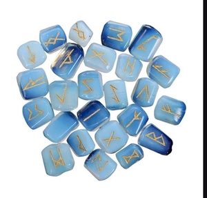 Ensemble de runes en opalite, 25 pierres de divination en cristal, runes nordiques Elder Futhark, pierres d'oracle carrées polies pour la divination et la méditation - Product Image 2
