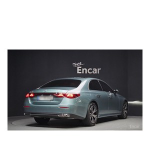 Mercedes-Benz Classe E E200 Avantgarde 2024, 9 239 km, Volant à Gauche, Boîte Automatique, Caméra Arrière - Product Image 2