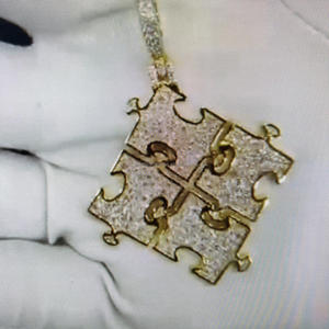 Colgante de Cabeza de León Rey de la Selva con Corte Esmeralda, Chapado en Oro Rosa, con Moissanita Transparente y Pavé de Plata de Ley 925 para Hombre, el Más Vendido y de Moda - Product Image 2