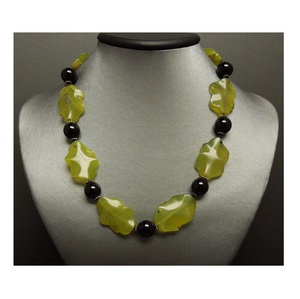Collar de Resina Hecho a Mano APEX ALIGN, Diseño Inspirado en la Concha Marina, Joyería de Playa para Fiestas de Verano, Disponible en Todo el Mundo - Product Image 3