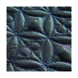 Fabriqué au Vietnam, tissu matelassé brodé avec rembourrage 100% polyester pour vêtements, usage domestique et hôtelier, imperméable et lourd. - Product Image 1