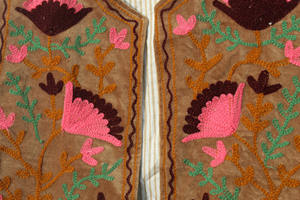 Chaleco de terciopelo estilo bohemio para mujer, chaleco bordado Suzani, chaleco sin mangas de terciopelo floral para mujer - Product Image 4