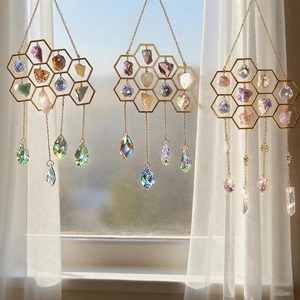 Decoración colgante de cristal premium en cristal morado y blanco, adecuada para la decoración de dormitorios, balcones y salas de estar, procedente de la India. - Product Image 6