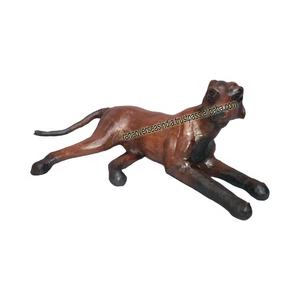 Figurine de chien en cuir de haute qualité Décoration de table Statue de chien en cuir pour bureau Hôtel Restaurant et décoration de la maison - Product Image 2